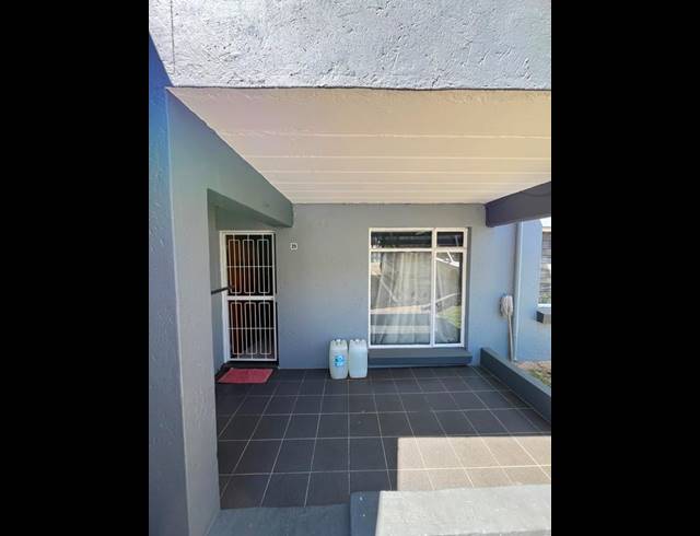 1 BEDROOM TOWNHOUSE FOR SALE IN LINMEYER